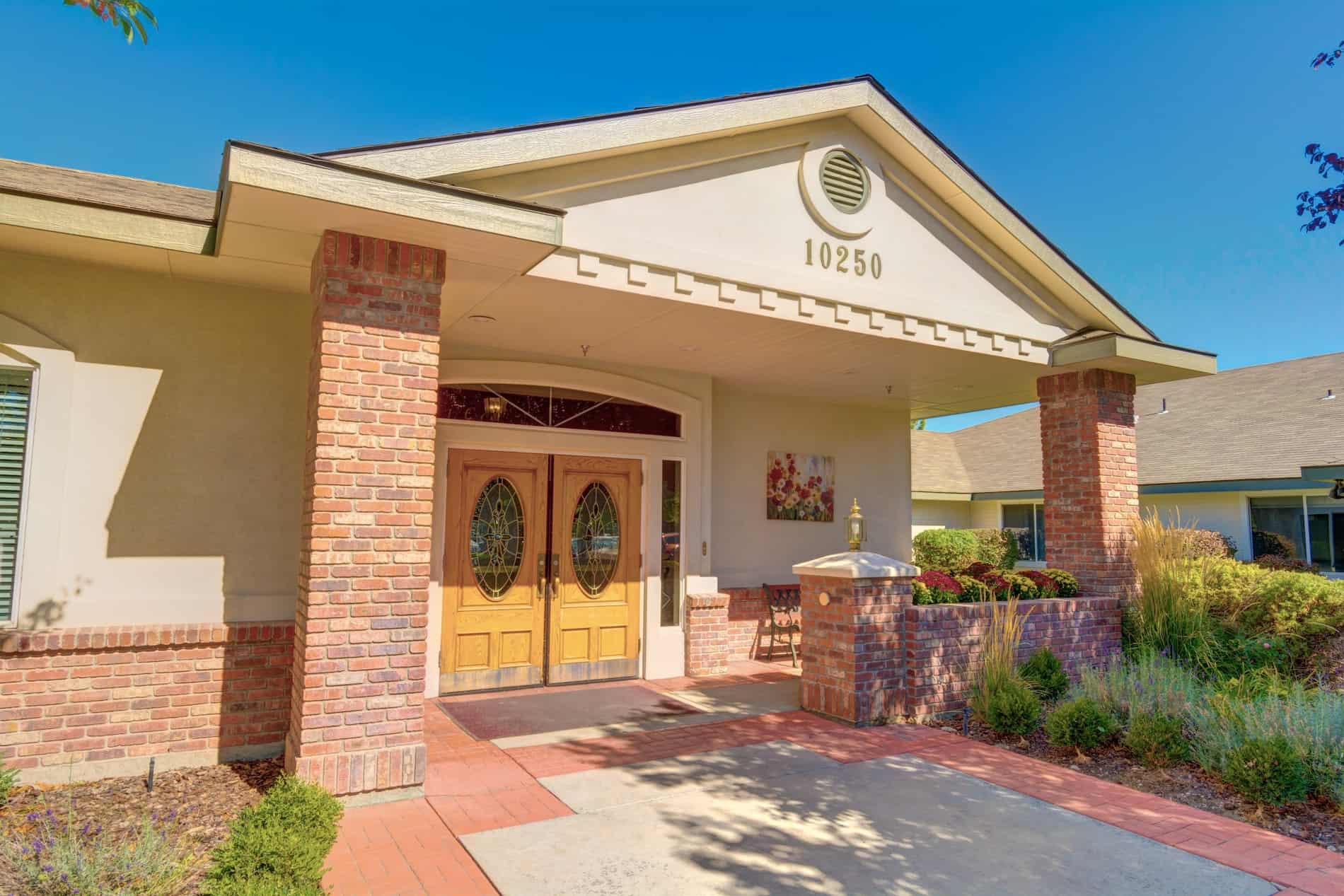 Overland Court Senior Living Assisted Living & Memory Care (Boise, ID)