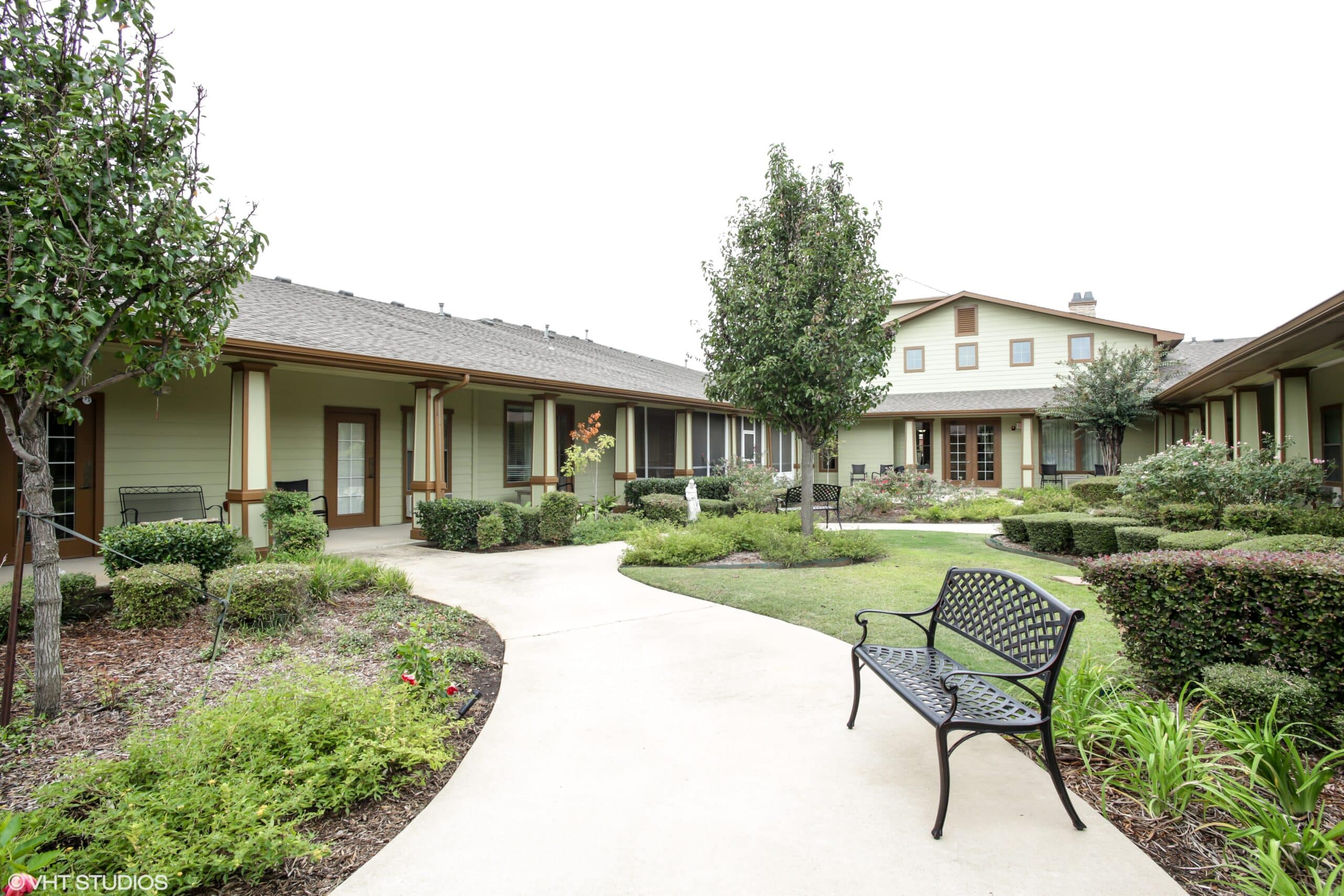 Spring Lake Assisted Living and Memory Care (Paris, TX)