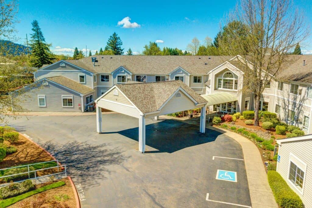 The Oaks at Lebanon: Independent & Assisted Living in Lebanon, OR - Image 16