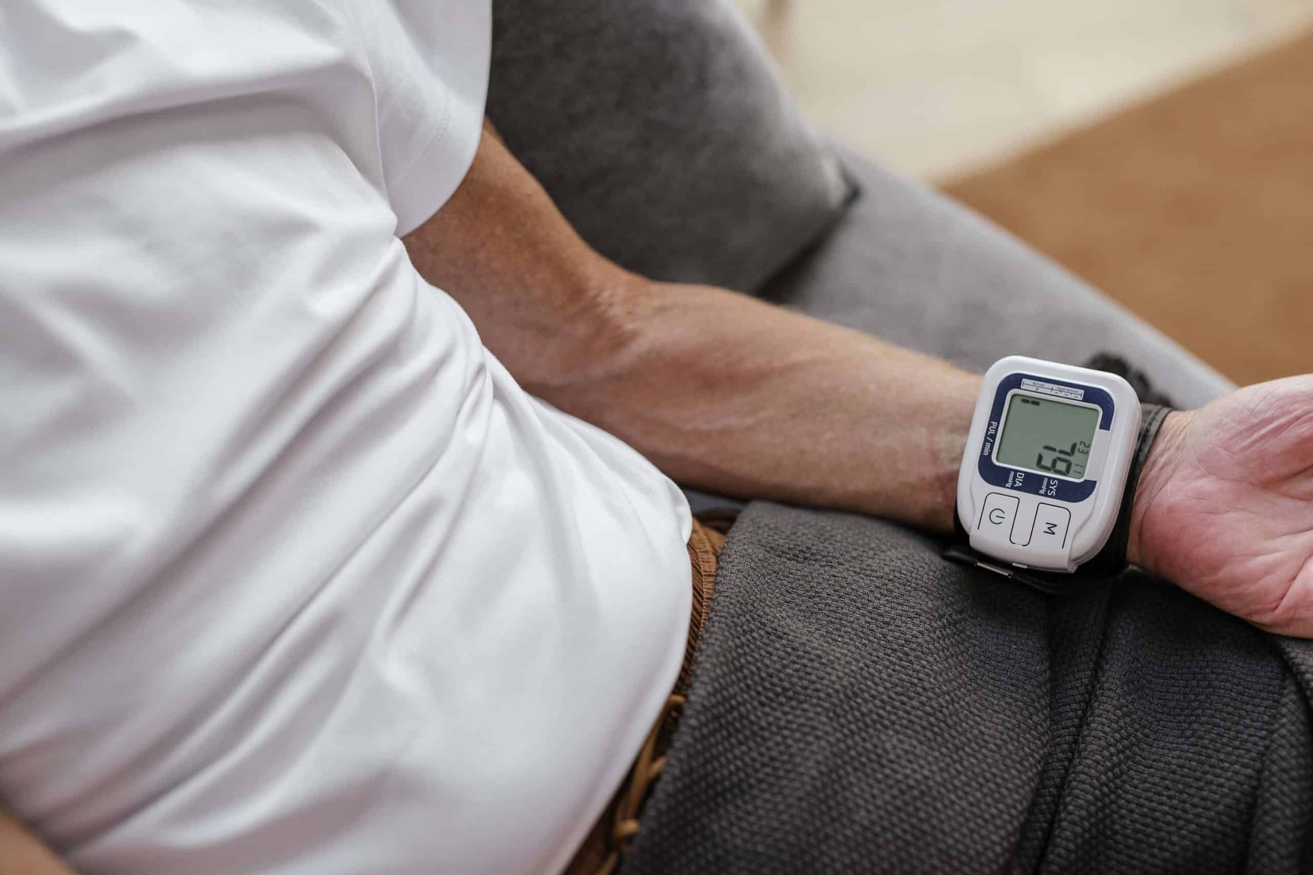 7 Steps on How To Check Blood Pressure At Home