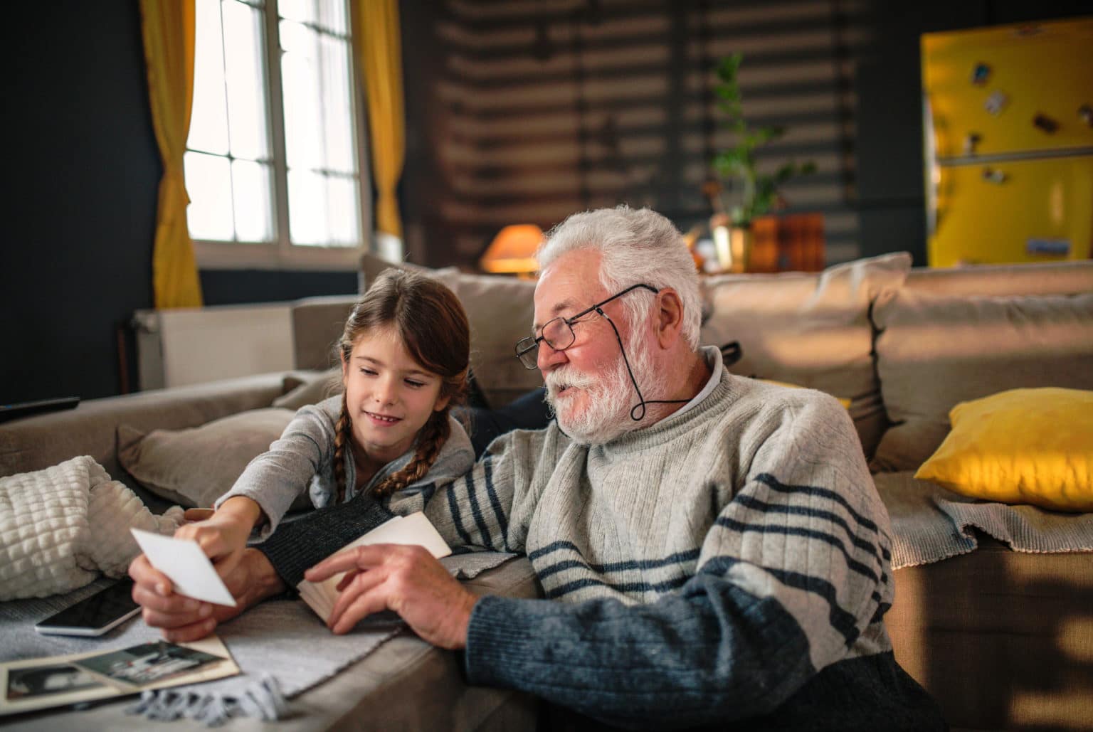 5 Great Ways to Stay Connected with a Loved One in an Assisted Living ...