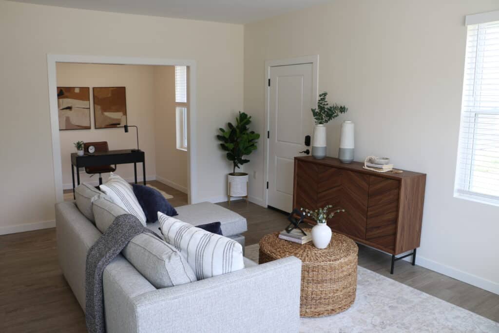 The Brant at Oswego: Luxurious Senior Living - Image 11