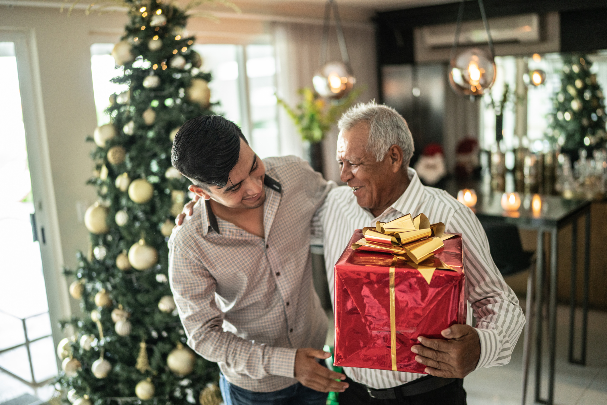 6 Great Holiday Stocking Stuffers for Seniors